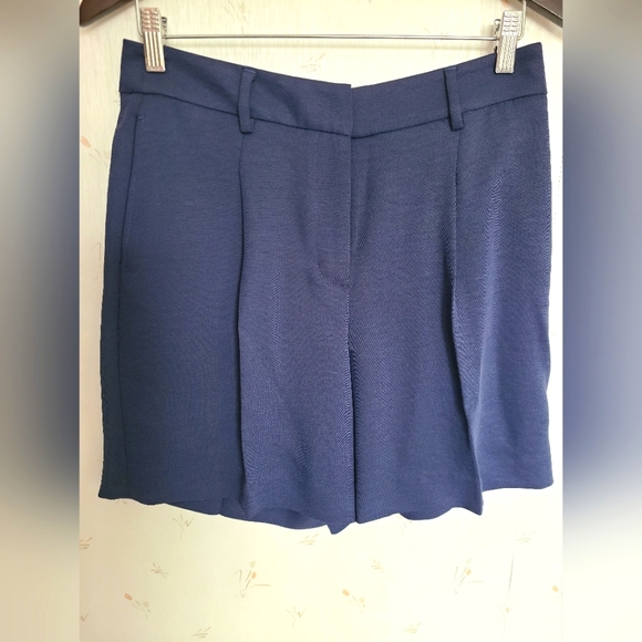 RW&Co Size 6, high-rise navy blue shorts 💙 - Picture 1 of 7